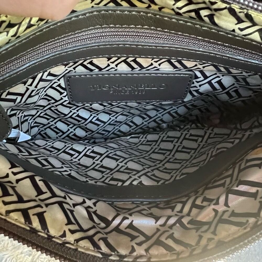 TIGNANELLO Leather Crossbody Organizer - Picture 9 of 10